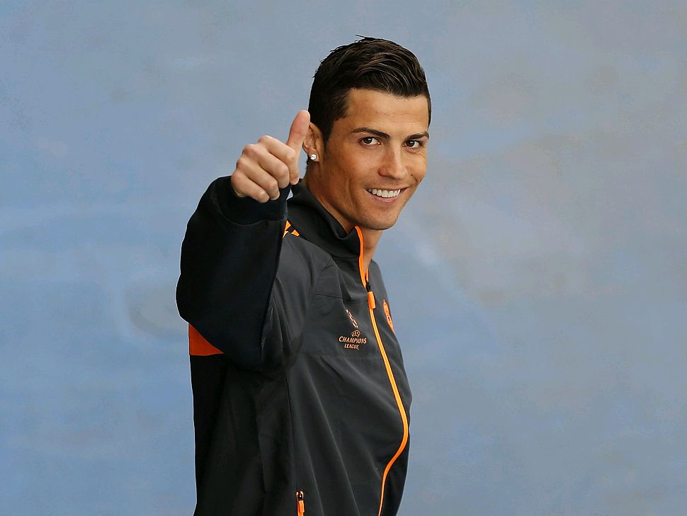 记者：上海申花5名外援以及谢鹏飞和戴伟浚随队出征亚冠客场