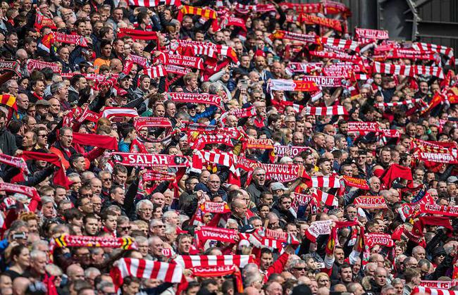 里夫斯成湖人队史第七位单场至少40+10助的球员