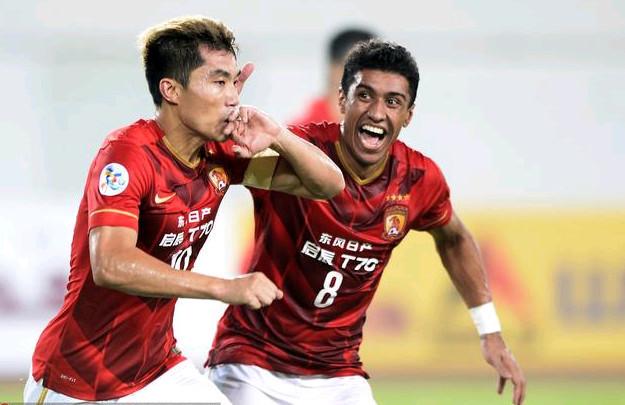 球迷：这停球我学不了