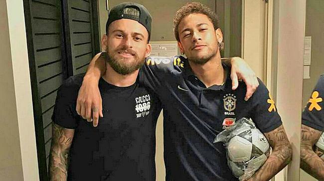 用冠军告别！雷速海报：布斯克茨&阿尔巴完成最后一舞，正式退役