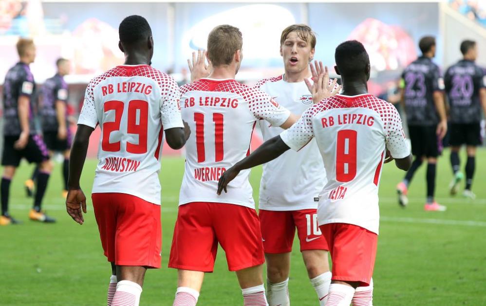 小蜜蜂英超对阵升班马豪取10连胜，伯恩利本赛季丢球第三多（英超小蜜蜂面对升班马强势拿下10连胜，伯恩利本季失球第三多）