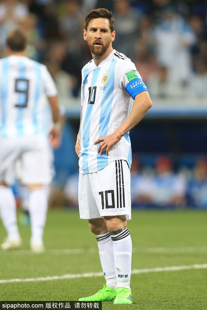 重磅！皇马遭遇重创！阿诺德伤缺两月将错过15场比赛，欧冠生死战告急