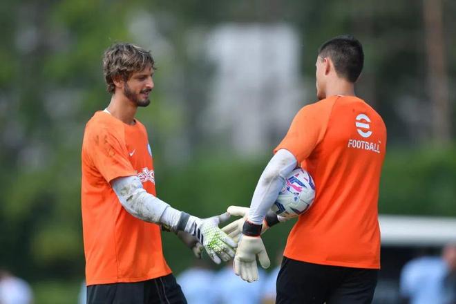 前国米后卫就8场比赛3张红牌致歉：对我来说也发人深省（前国米后卫因8场3红致歉：这段经历令我深刻反思）