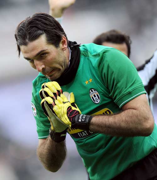 姆巴佩为皇马队史第二快打进70球的球员，仅次于C罗（姆巴佩70球达成速度列皇马队史第二，仅逊C罗）