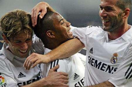 英超-阿森纳4-0狼队：首尾大战，有悬念吗｜前瞻（英超前瞻：首尾对决，阿森纳战狼队还有悬念？）