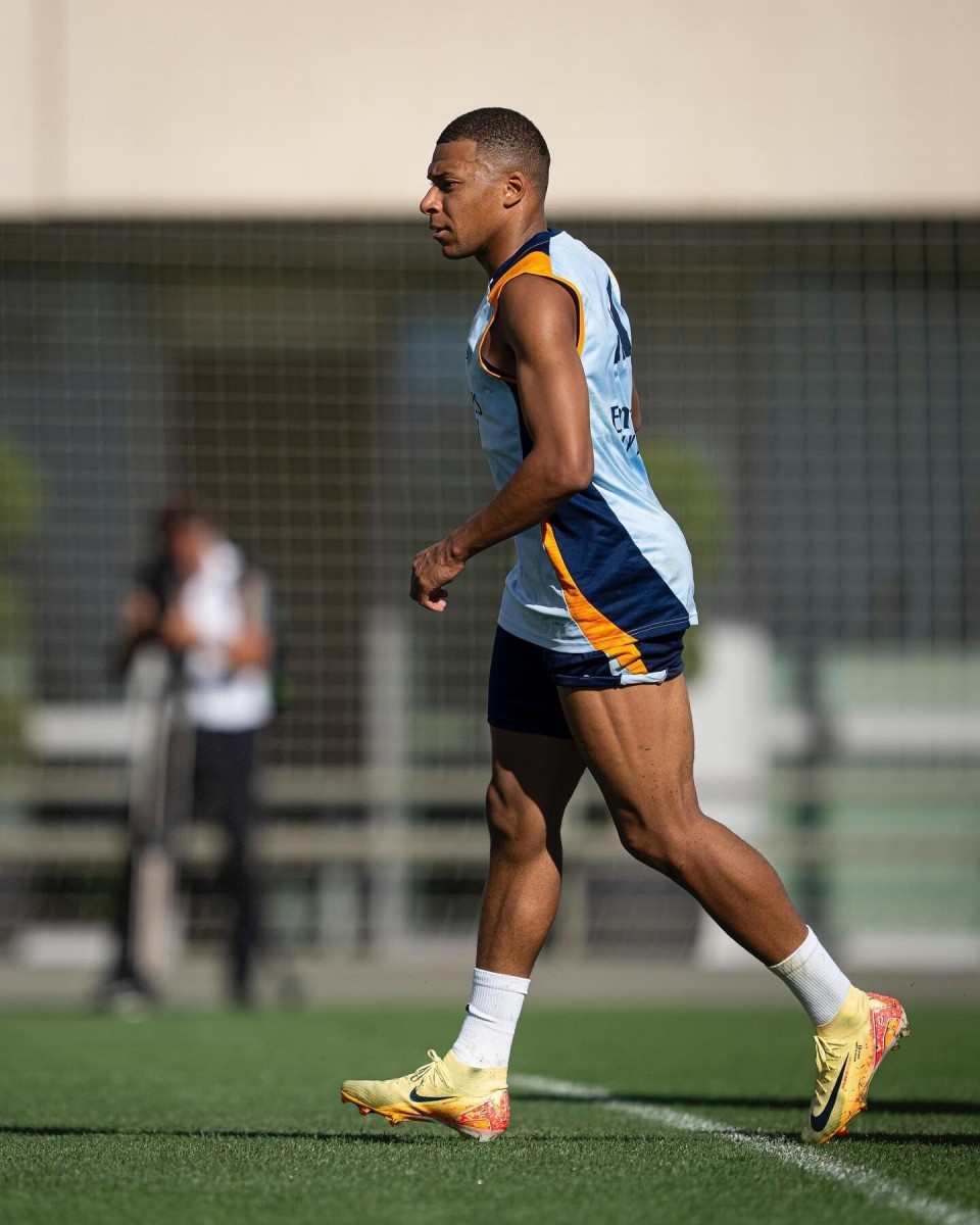 康宁汉姆在活塞12连胜期间，场均贡献30+10+5